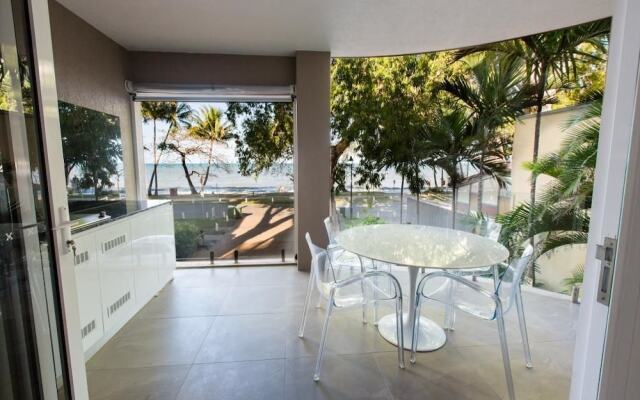 603 On The Beach - Luxury Apartment