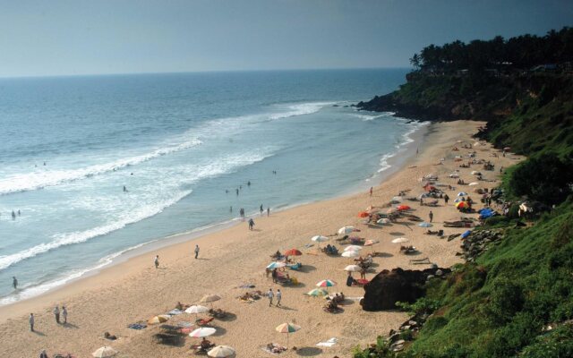 Black Beach Resort