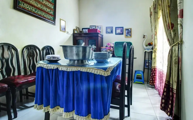 OYO HOMES 91242 Desa Wisata Cibuntu Kuningan Syariah