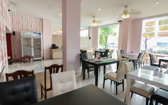 NIDA Rooms Turquoise Blue Patong