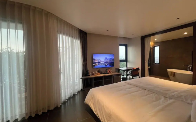 Hanoi Riverview Boutique Hotel & Apartment