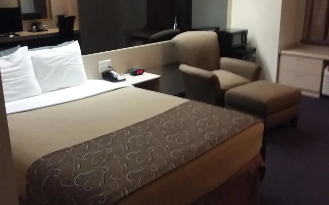 Travelodge by Wyndham Fort Scott