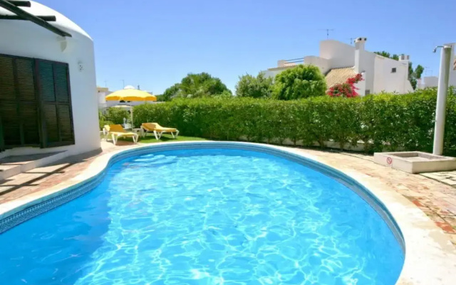 Modern Holiday Home in Quarteira With Swimming Pool
