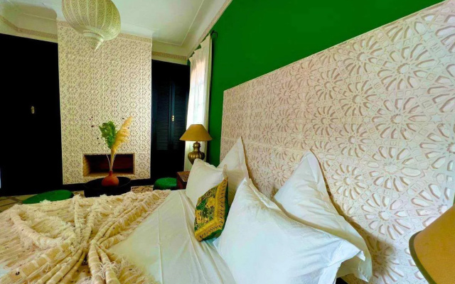 Riad New Moon