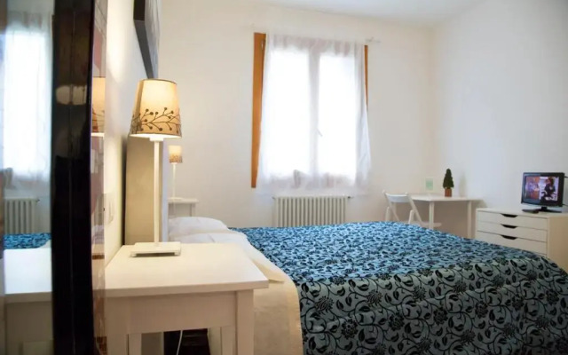 PORTAVENEZIA bed-room-apartment