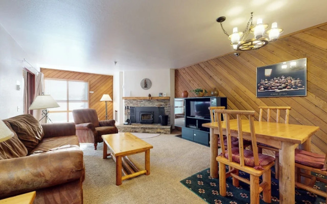 Aspen Creek Shared Amenities - Near Hiking!