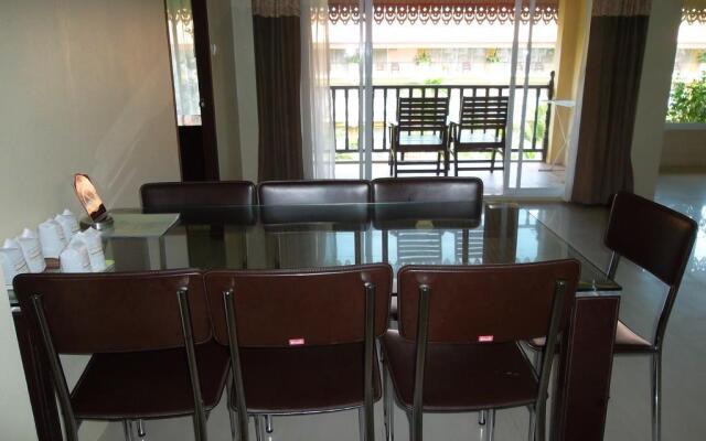 Villa Thongbura