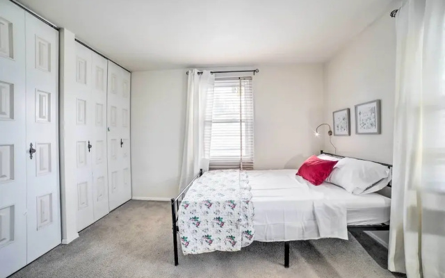 Charming Vacation Rental: 15 Mi to Pittsburgh
