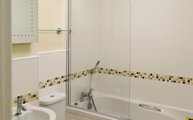Flat 2 Lonsdale House