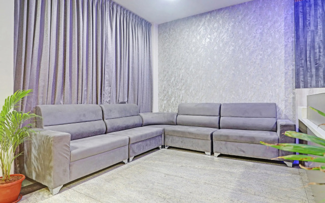 Collection O 808208 Relax Inn