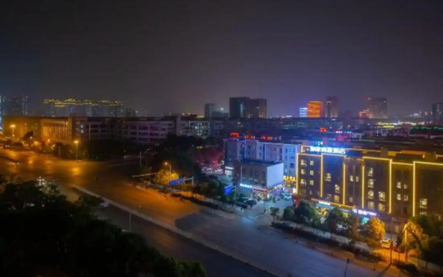 Homeinn Selected Hotel (Kunming New Luosiwan South Passenger Station)