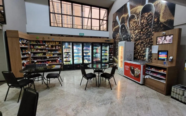 Qi Ibirapuera Intelligence Flat internet fibra e limpeza UH1903