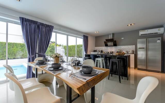 Modern 4 Bedrooms Pool Villa - VY