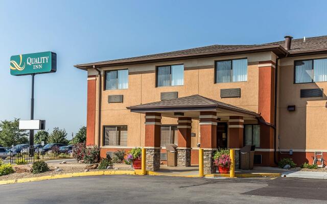 Quality Inn at Collins Road - Cedar Rapids