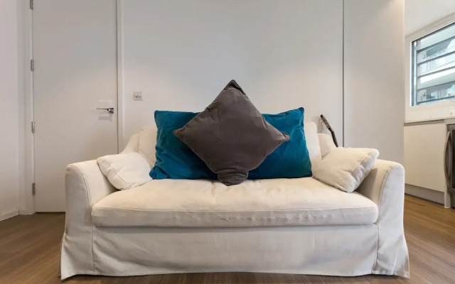 3 Bedroom Apartment Near King George's Park