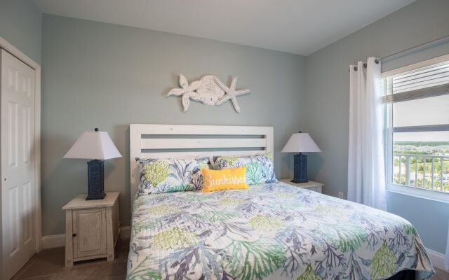 Laketown Wharf - 810