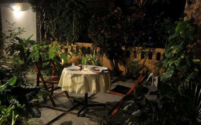 Utelia House No.9 ( A Luxury Paying Guest House )