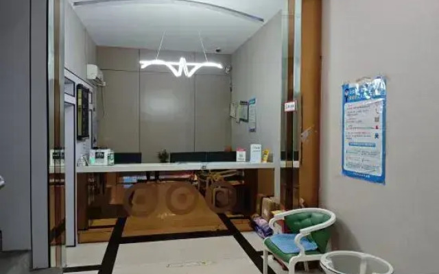 Bona Hotel (Fuyang City Government No. 15 Middle School)