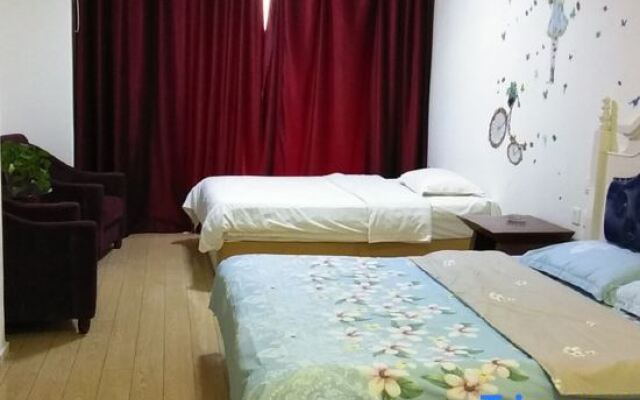 Yingkou Four Seasons Seascape Apartment