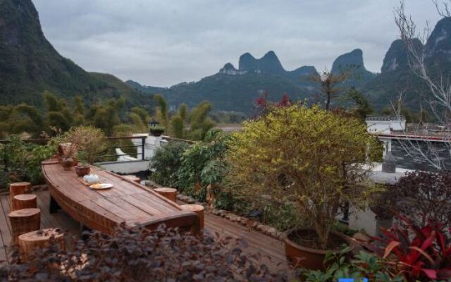 Xianyunju Resort Hotel (Yangshuo 20 yuan Scenic Area Branch)