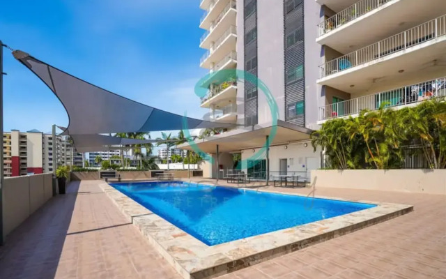 Pinnacle Penthouse Escape Panoramic Views Pool