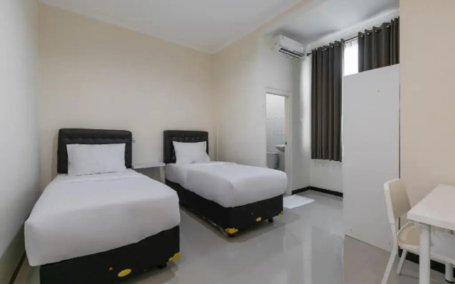 Capital O 3930 Griya Loka Syariah