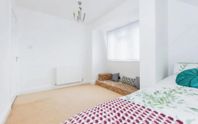 Modern 3 Bed Home Solihull Centre
