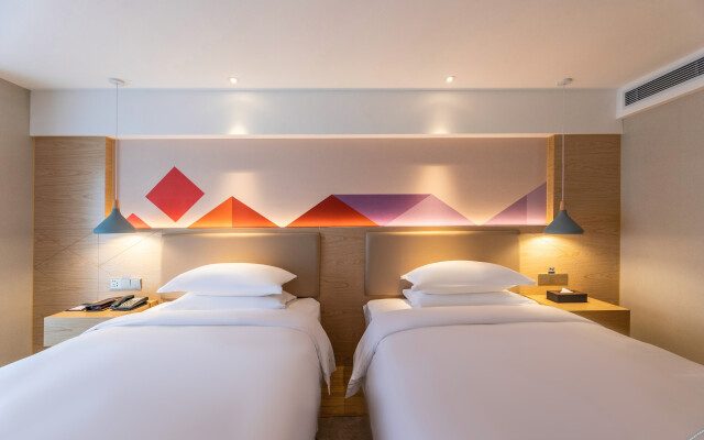 Berman Hotel (Guiyang southwest Trade City Jinyang bus station store)