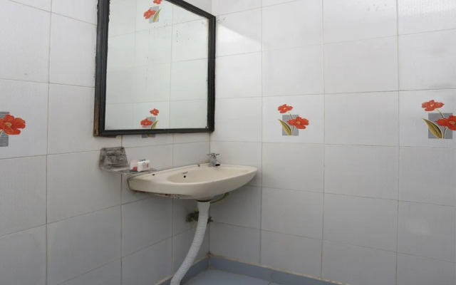 OYO 13277 Hotel Neelam Palace