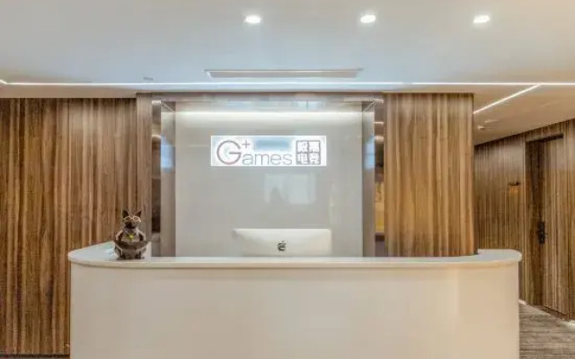 Platinum Palace  ·  Summit  Hotel