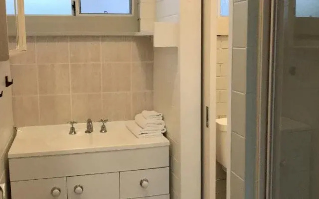 Kon Tiki Apartments
