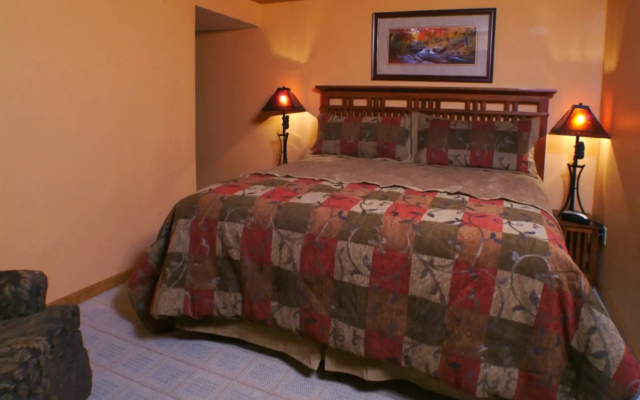 Howard Johnson by Wyndham Downtown Gatlinburg