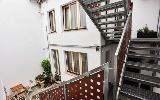 YellowBoot Aparthotel