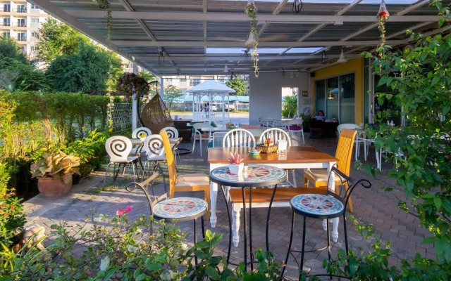 Sea Breeze Jomtien Residence