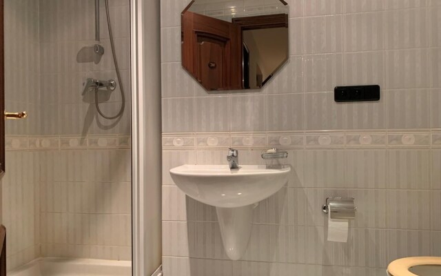 Fantastic 5 Bedroom Duplex in the Old Town