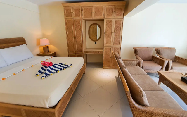 Lingganay Boracay Hotel Resort