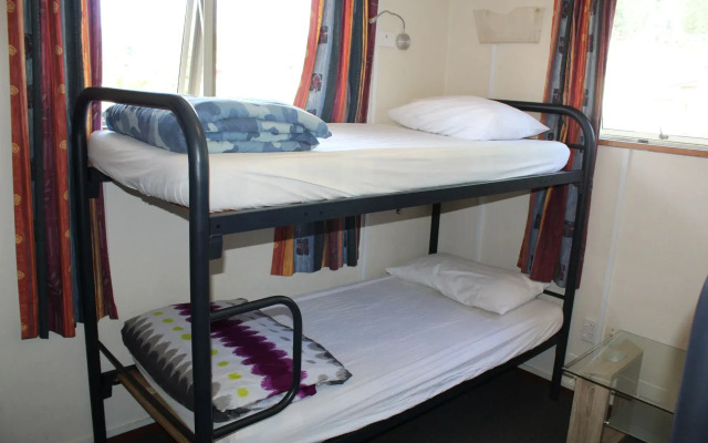 The Flaming Kiwi Backpackers