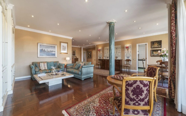 San Pietro Exclusive Panoramic Flat