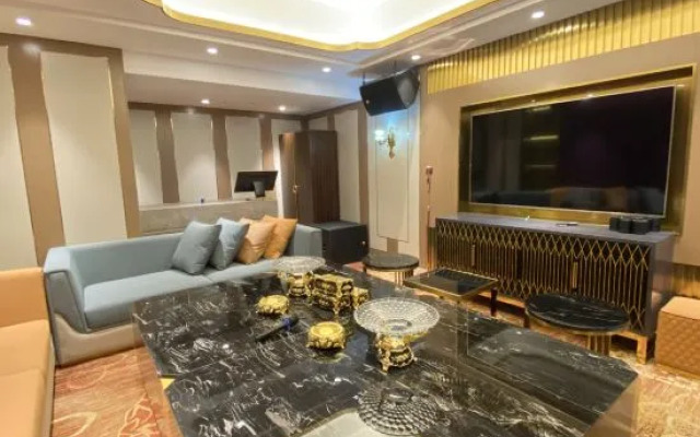 Binhai Station Hotel