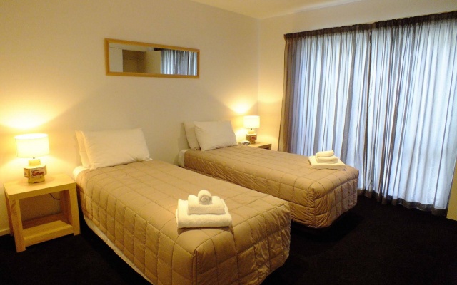 Copper Beech Wanaka – Guest Rooms – Wanaka