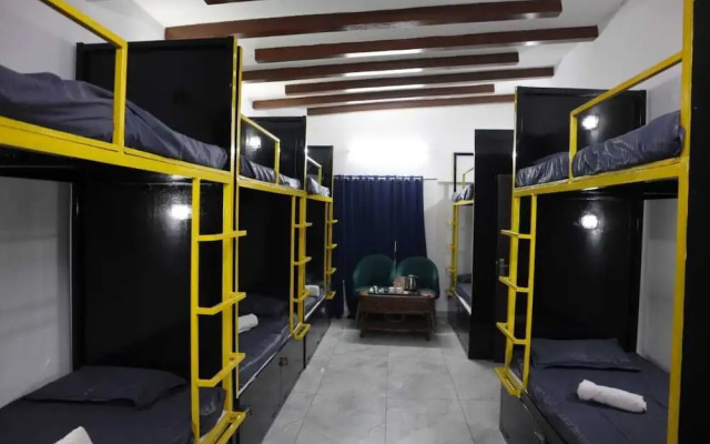 Hotel Everest Highland by Krishiv