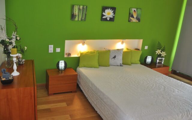 Room-paradise is Real at Vale Martinho Z