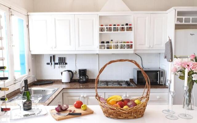 Absolute Beachfront Apartment