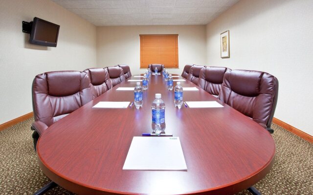 Holiday Inn Express Hotel & Suites Bay City by IHG