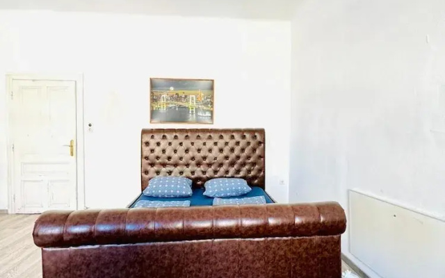 Welcoming Studio Stay Near FAC Platz