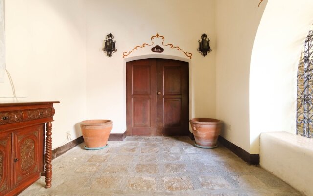 RedDoorz Plus @ Calle Crisologo Vigan