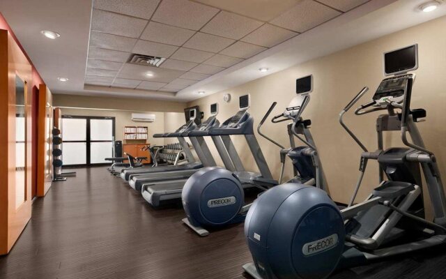 Embassy Suites by Hilton Philadelphia Airport