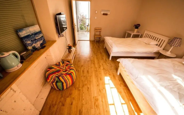 Dali Times Hostel