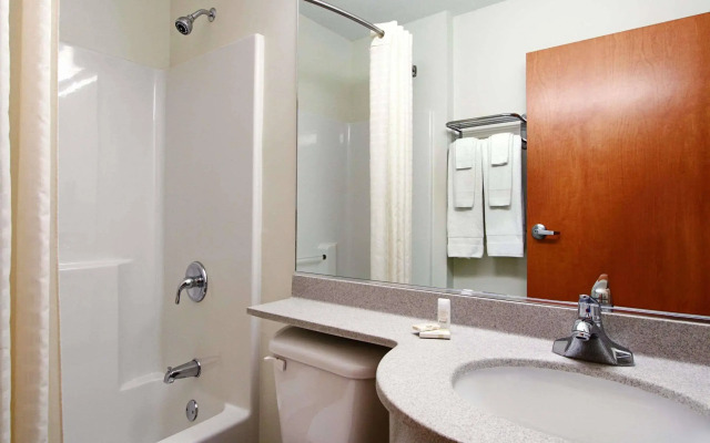 Microtel Inn & Suites By Wyndham Bridgeport