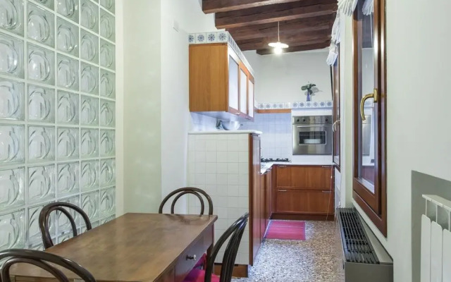 Venezia - Calle della Regina 752b